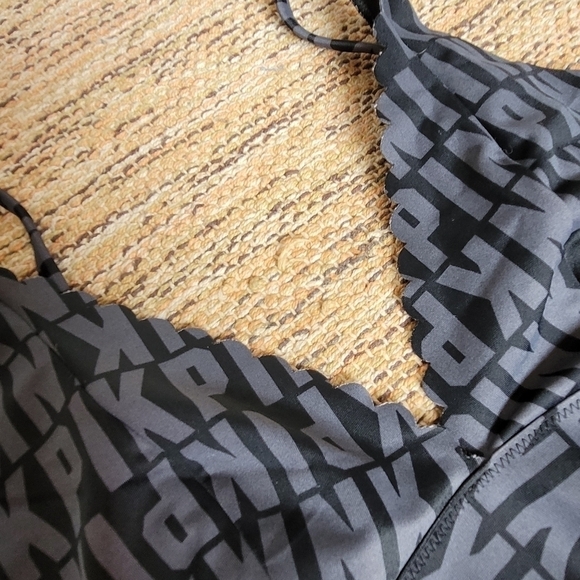 VICTORIA'S Secret Triangle Bra | size MEDIUM - Picture 2 of 6